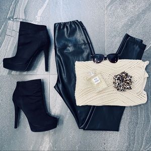 ♥️ Wilfred Fee Vegan Leather Leggings Size M